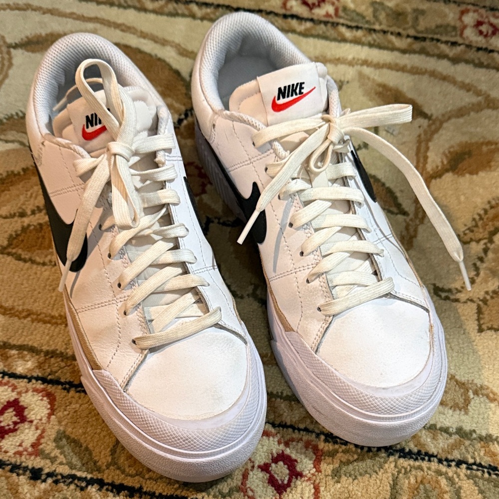 Nike White and Black Women's Sneakers